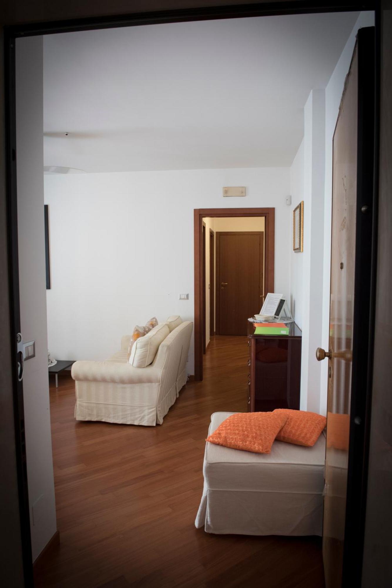 Casa Menhir Aet Apartment Bari Ngoại thất bức ảnh